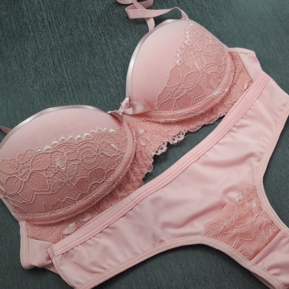 Conjunto em Renda com Microfibra Fita de Cetim 