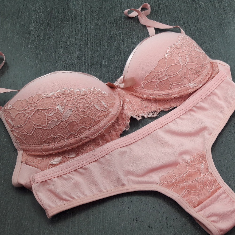 Conjunto em Renda com Microfibra Fita de Cetim 