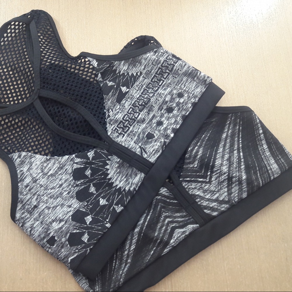 Top Com Rede Na Frente e Nas Costas