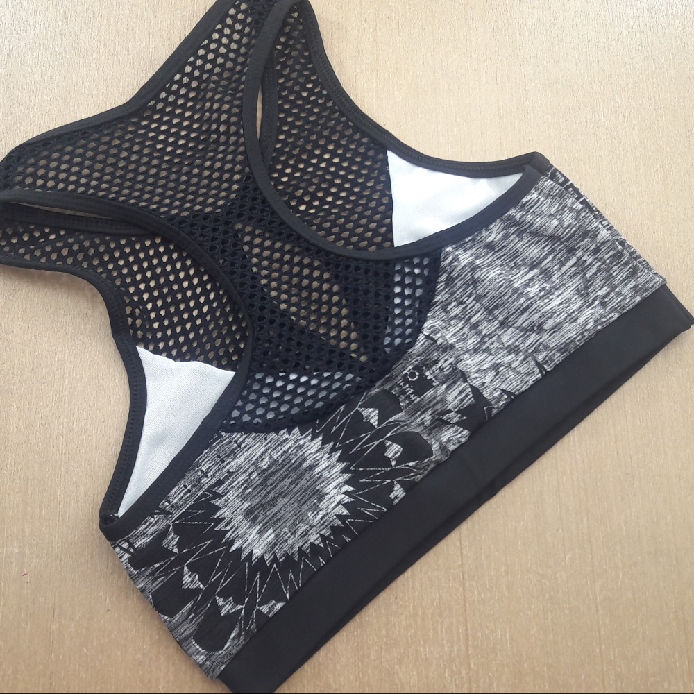 Top Com Rede Na Frente e Nas Costas