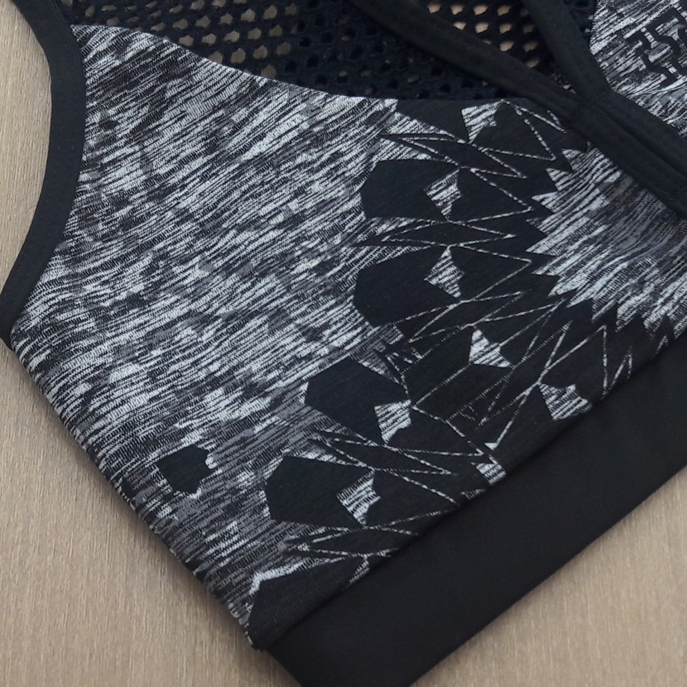 Top Com Rede Na Frente e Nas Costas