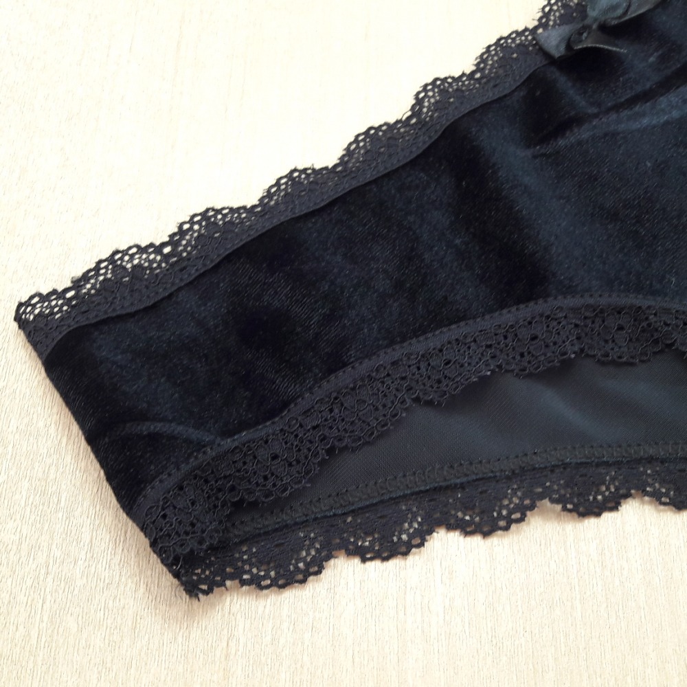 Corpete Veludo com Renda