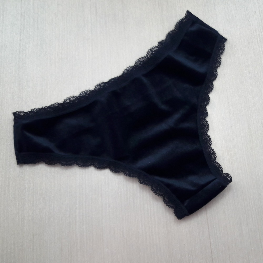 Corpete Veludo com Renda