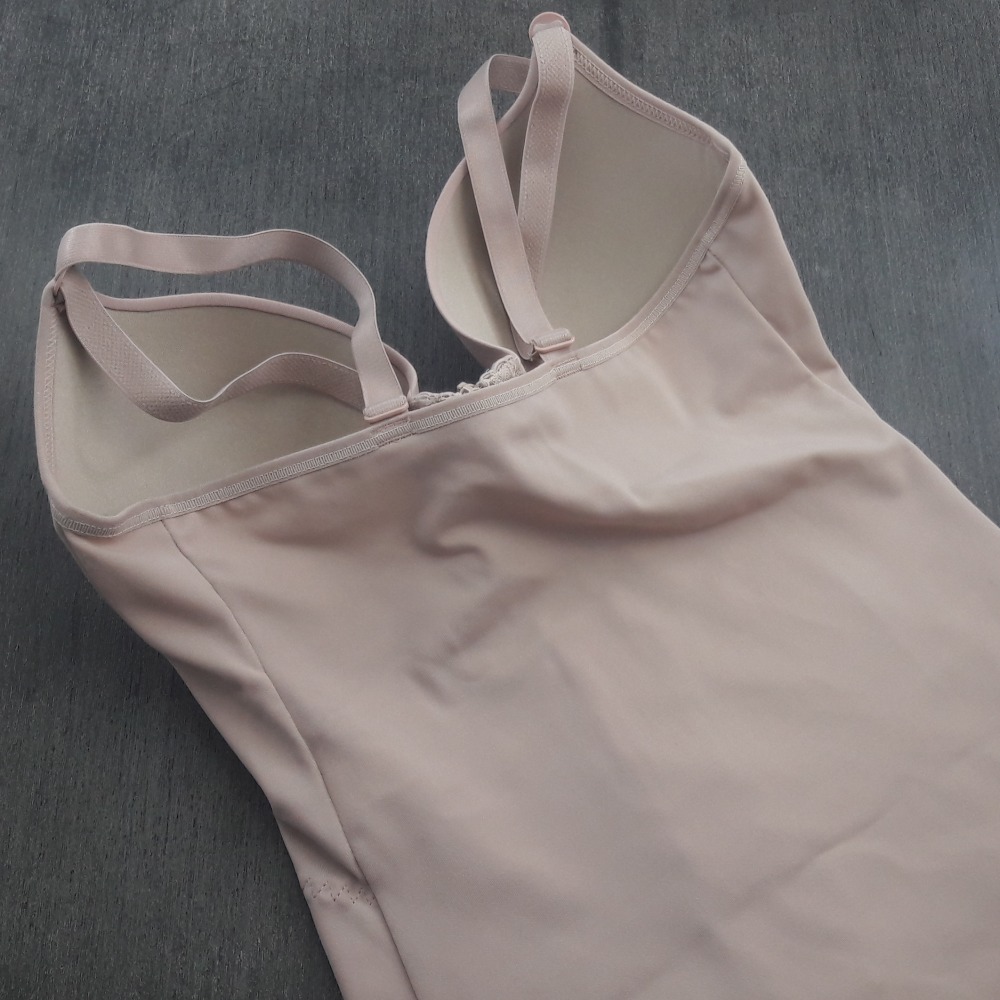 Corpete com Bojo e Zper 