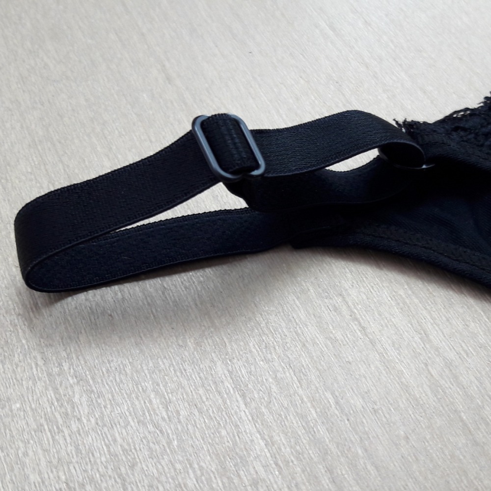 Tanga String Microfibra e Renda