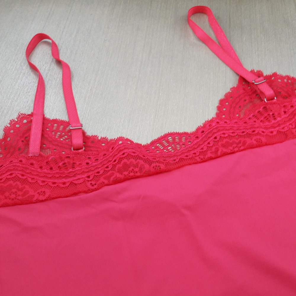 Camisola Renda Decote e Barra