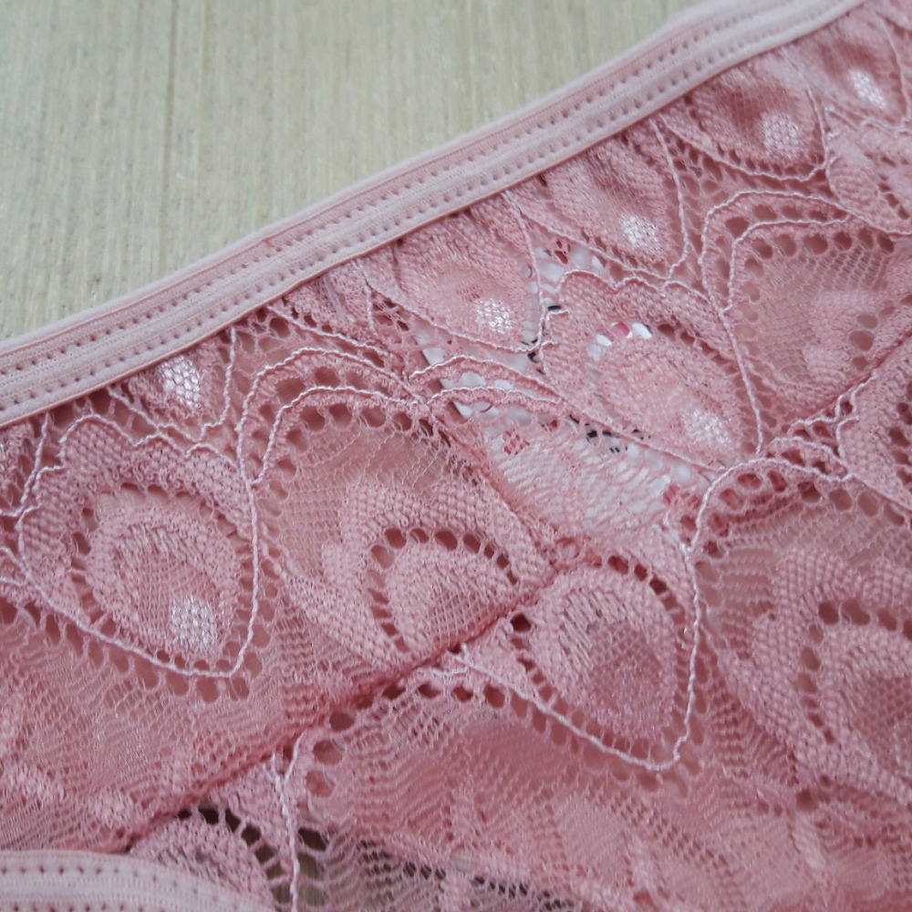 Calcinha Fio Frente em Renda