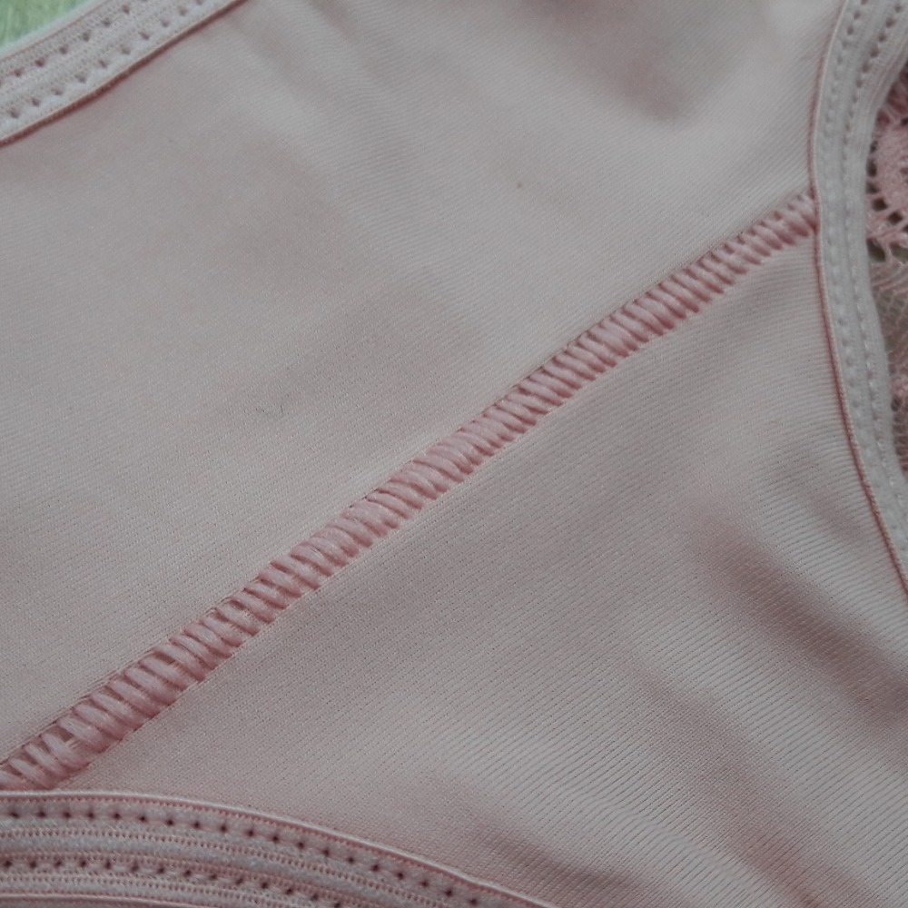 Calcinha Fio Frente em Renda