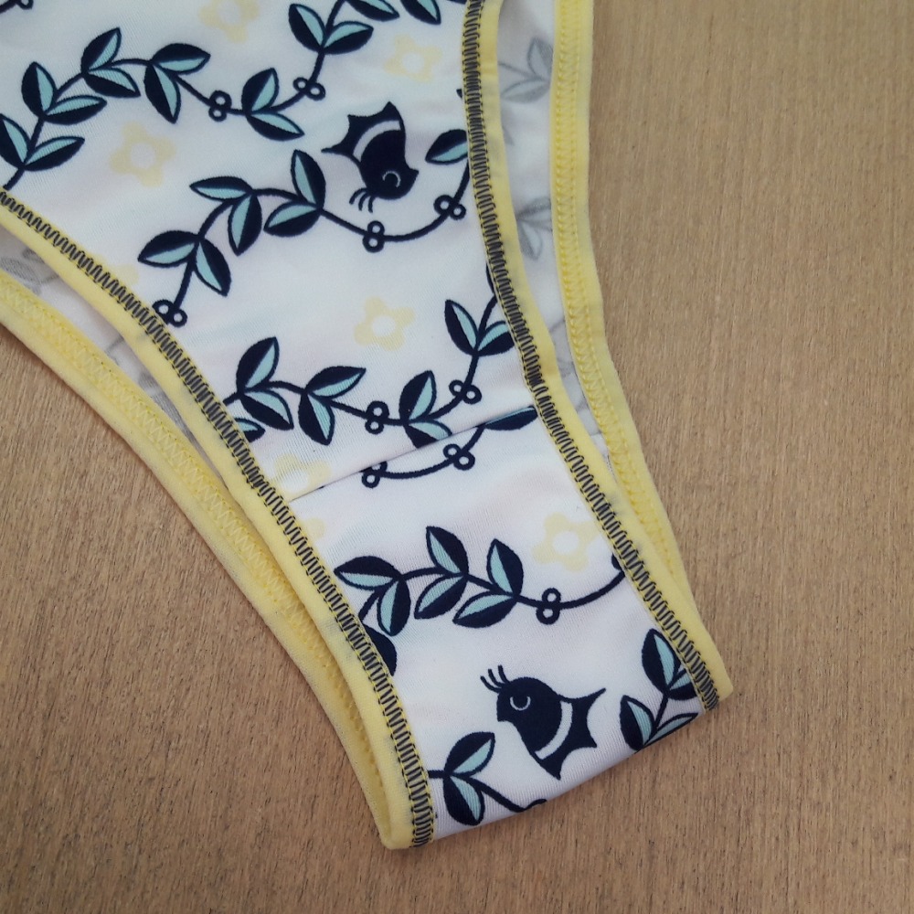 Tanga Folhas Estampada