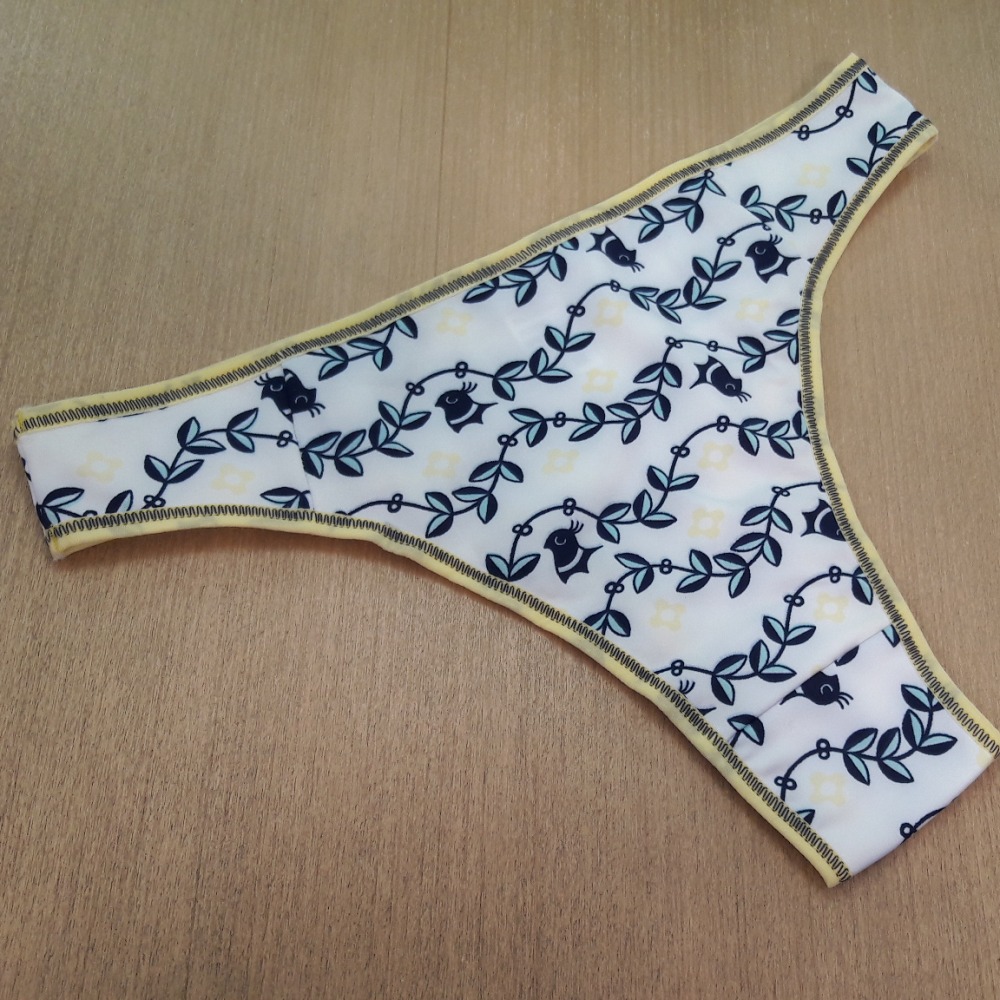 Tanga Folhas Estampada