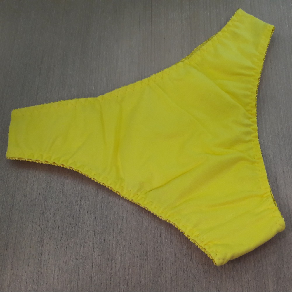 Calcinha Lisa com Lao