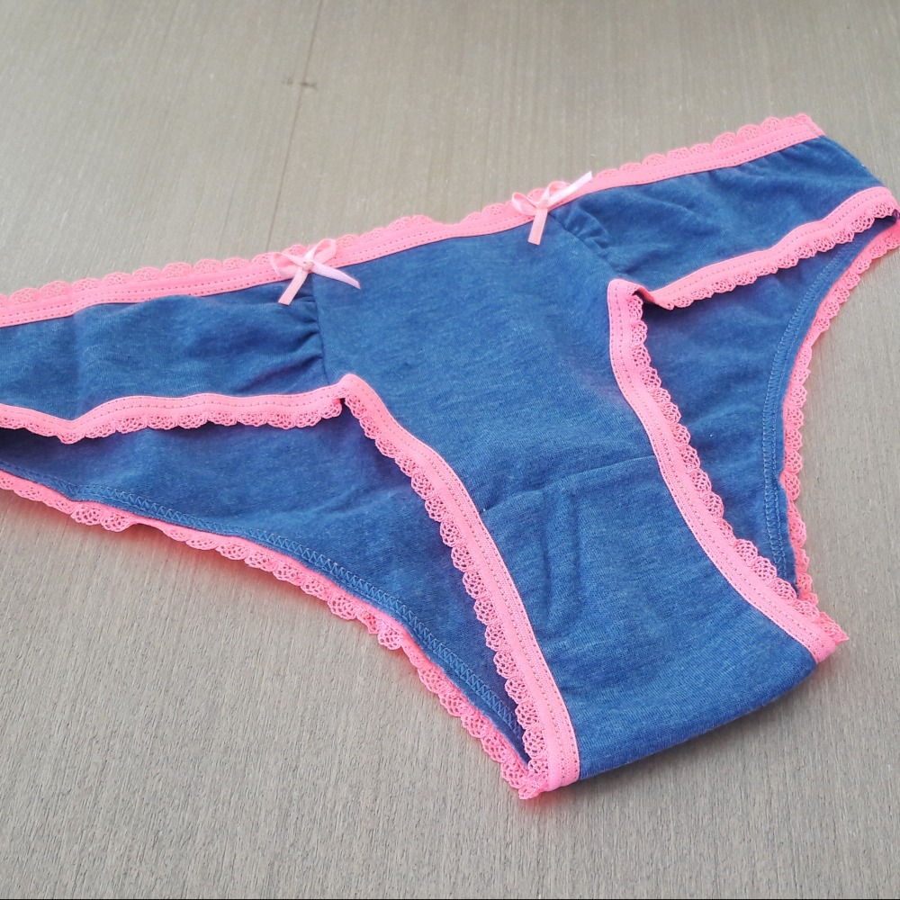 Calcinha Bsica Franzida com Elstico Rendinha