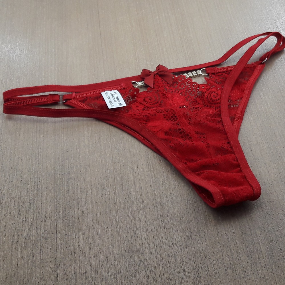 Tanga Rendada e Biju no Cofrinho