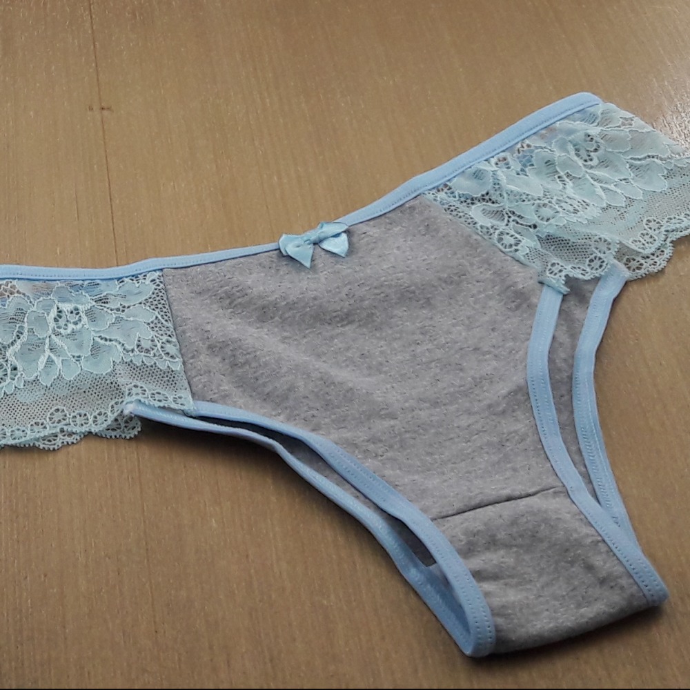 Calcinha de Algodo Lateral em Renda