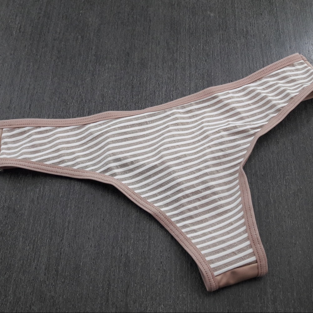 Tanga Fio Frente Tecido Listrado com Brilho
