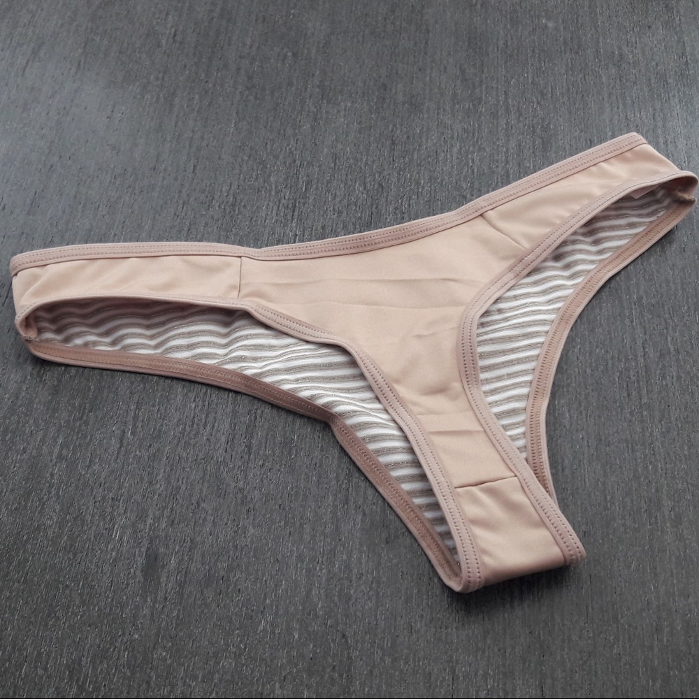 Tanga Fio Frente Tecido Listrado com Brilho