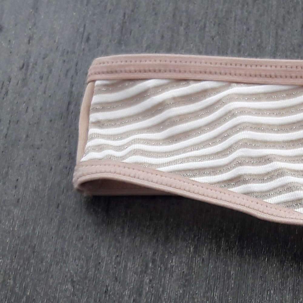 Tanga Fio Frente Tecido Listrado com Brilho