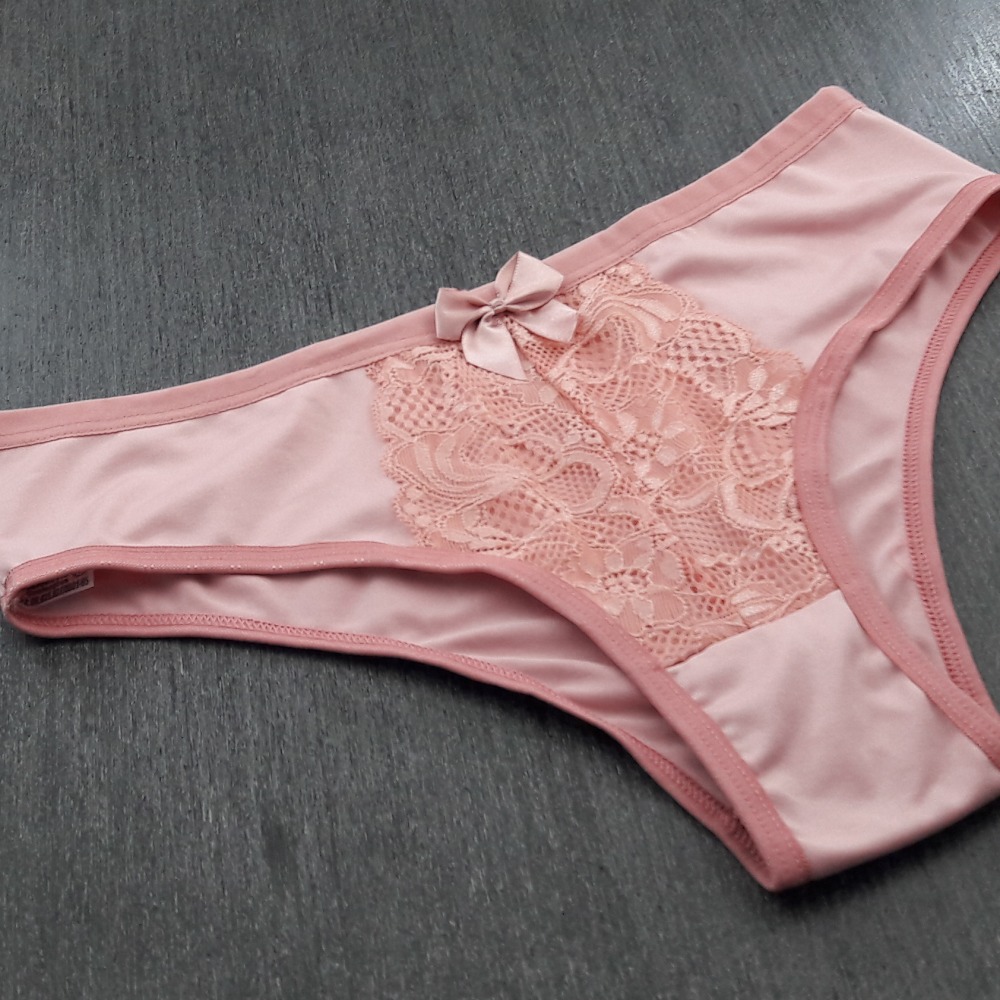 Calcinha Bsica Detalhe Renda