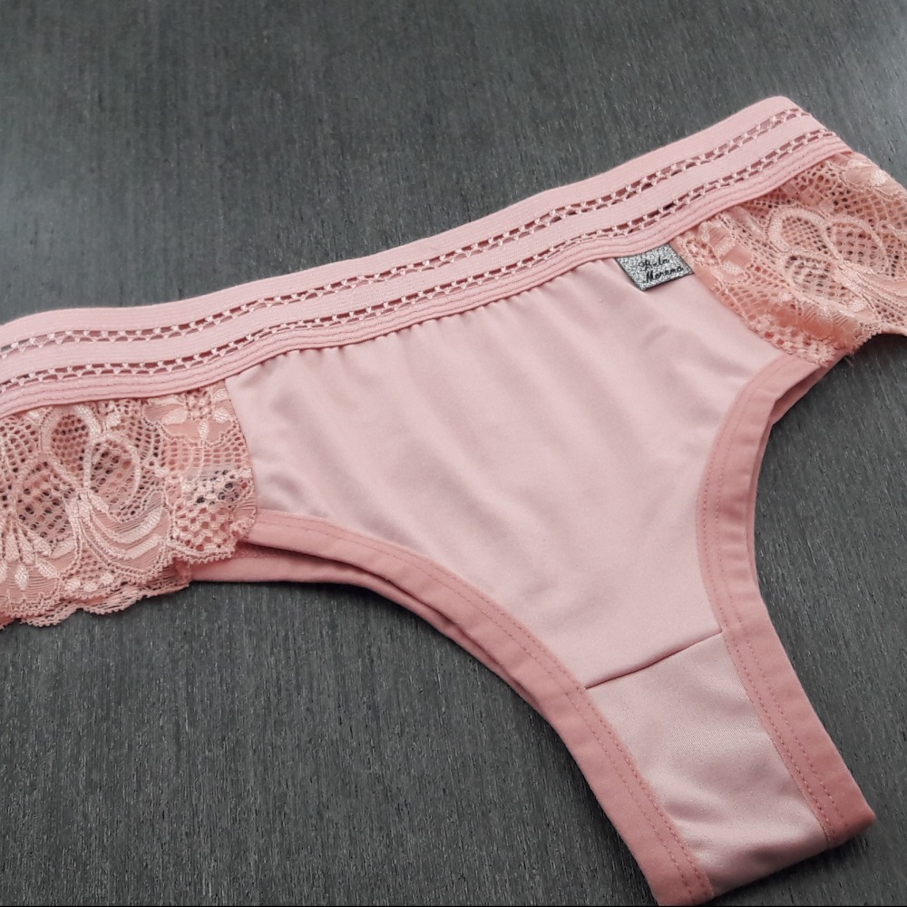 Calcinha Detalhe Lateral e Renda