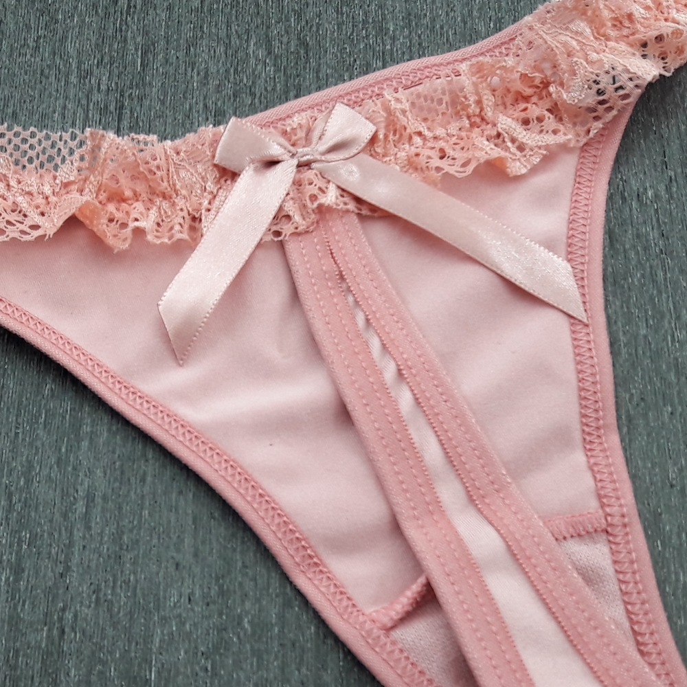 Tanga Fio com Renda Franzida na Cintura
