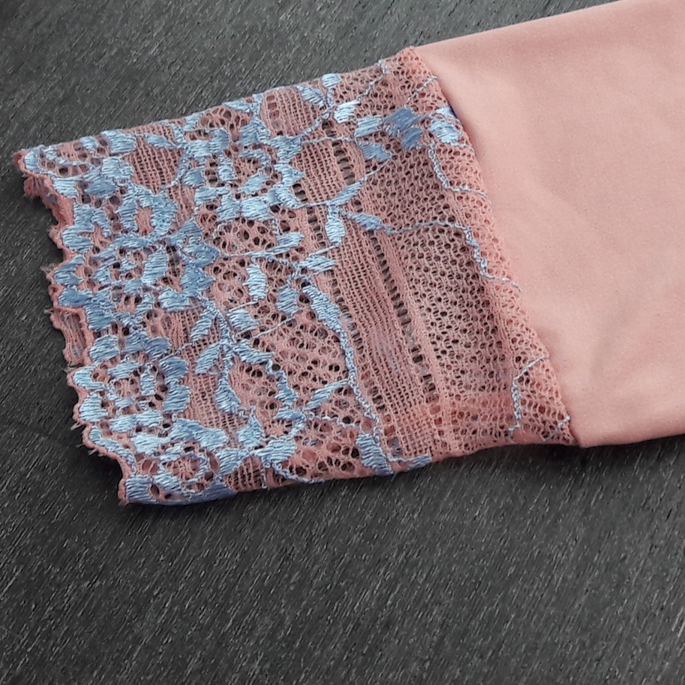 Camisola Lorena Renda Bicolor Manga Longa