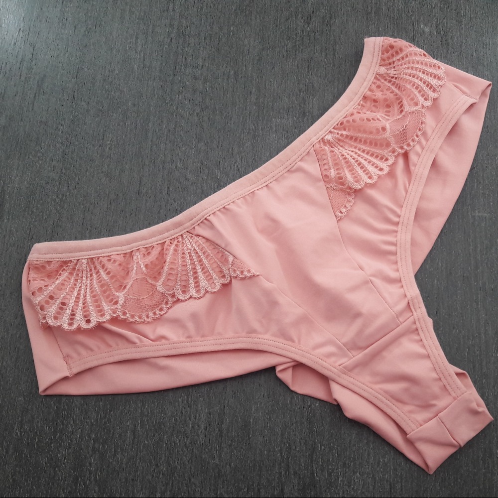 Conjunto Plus Size com Bojo Drapeado e Fio