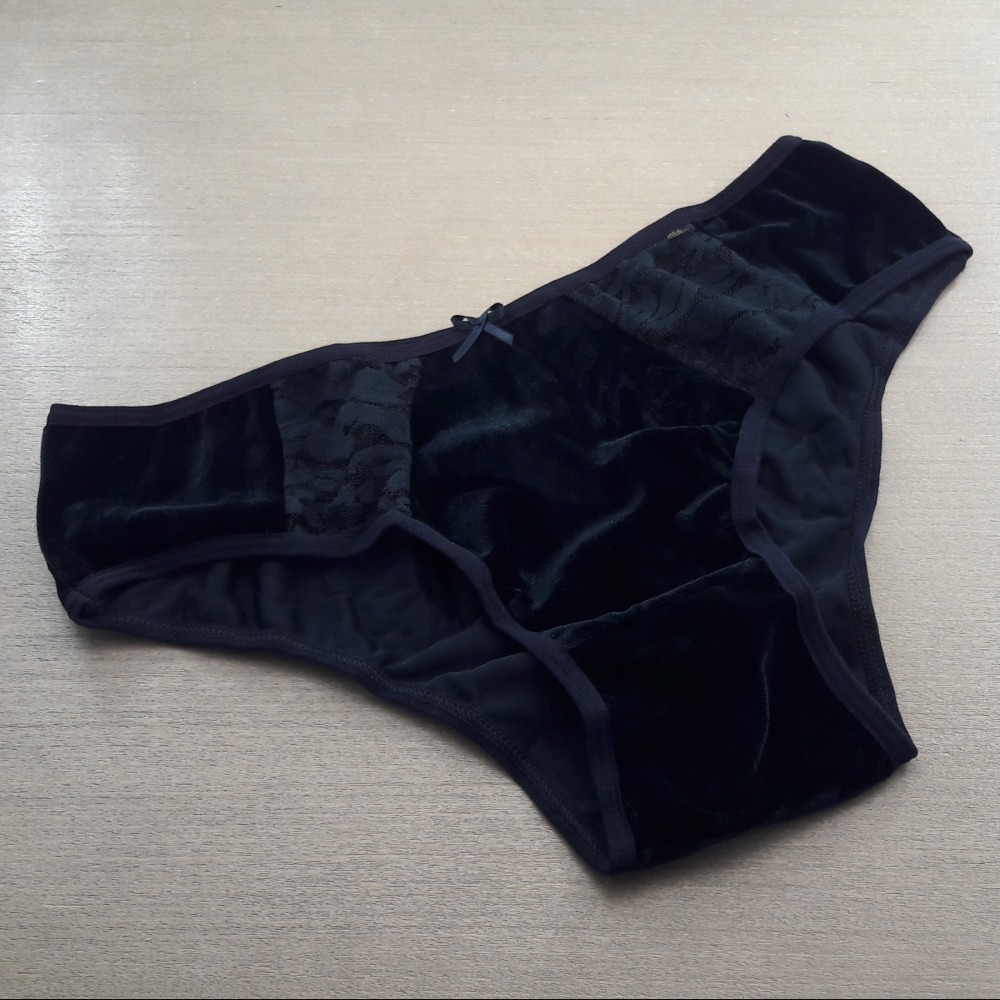 Calcinha Microfibra Veludo Com Detalhe Em Renda