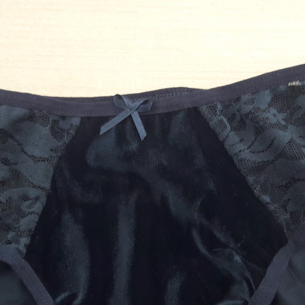 Calcinha Microfibra Veludo Com Detalhe Em Renda