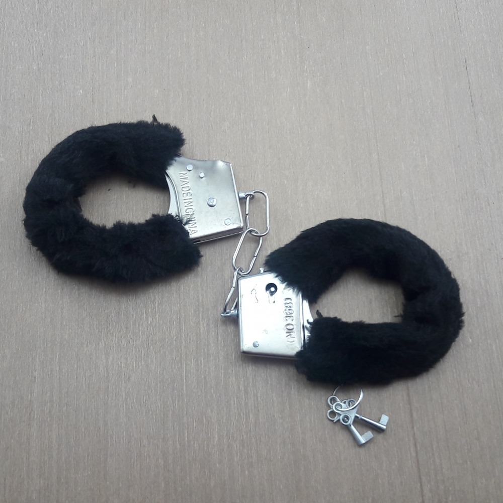 Algema de Metal Pelcia Revestida