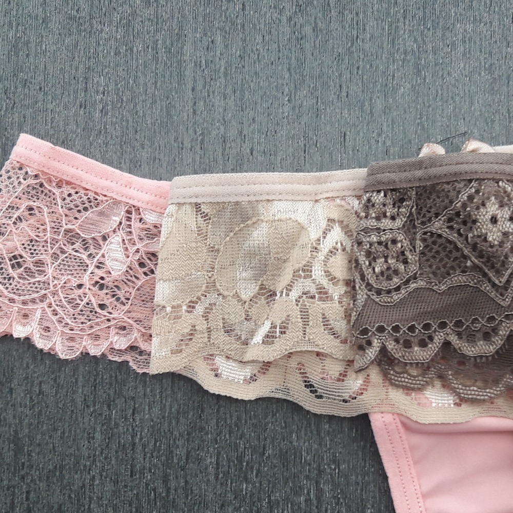 Tanga Fio Dental Renda Lateral