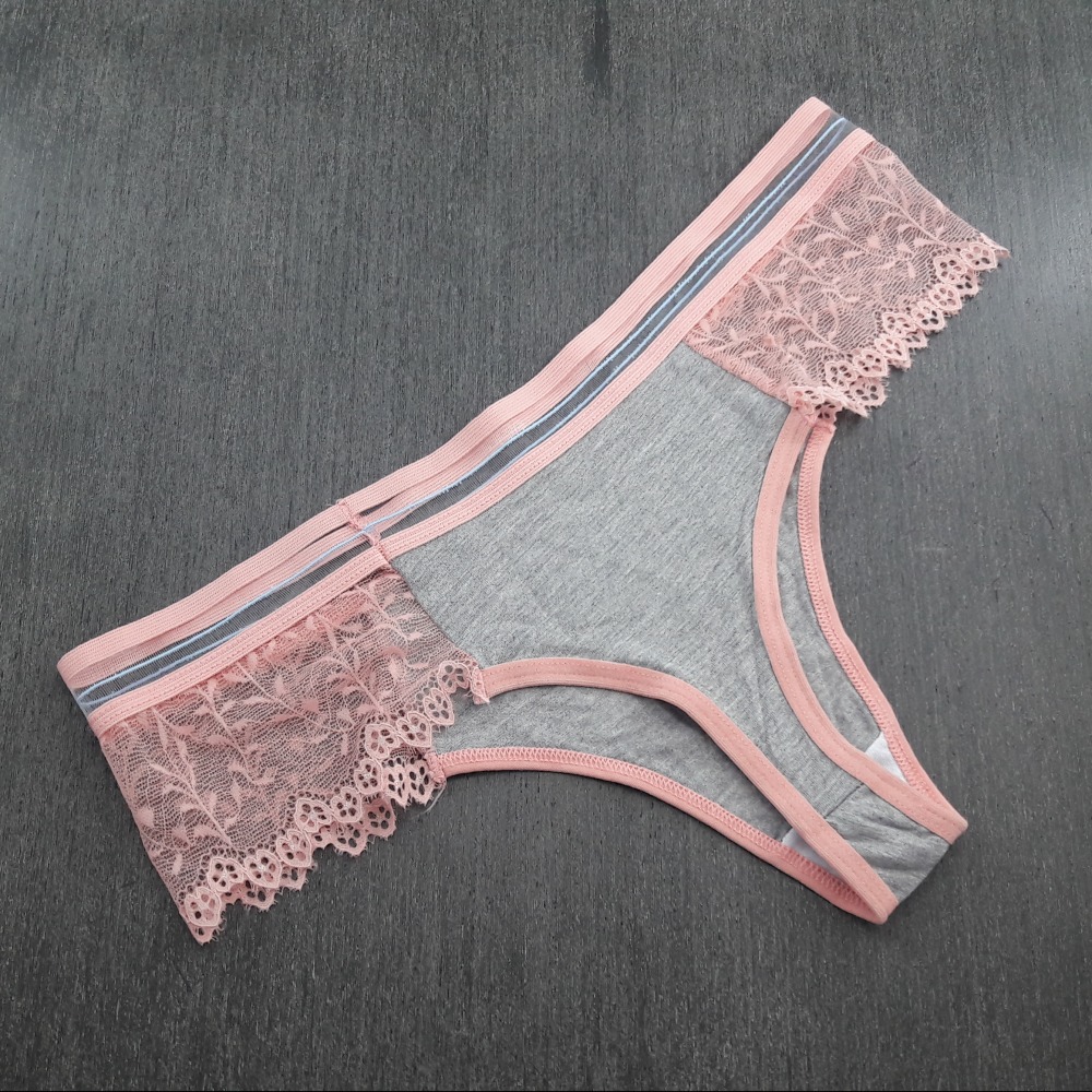 Tanga Cavada com Renda Lateral