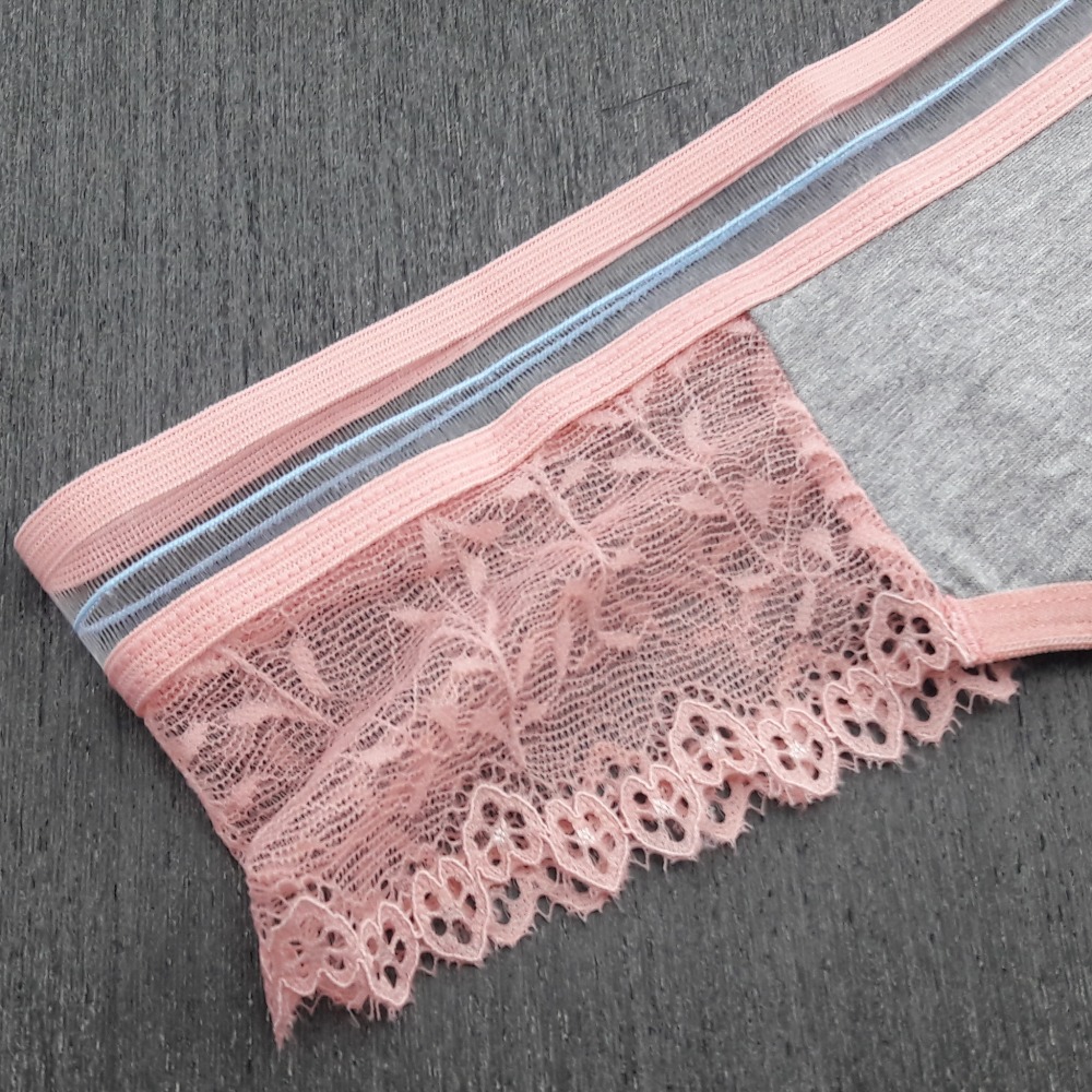 Tanga Cavada com Renda Lateral