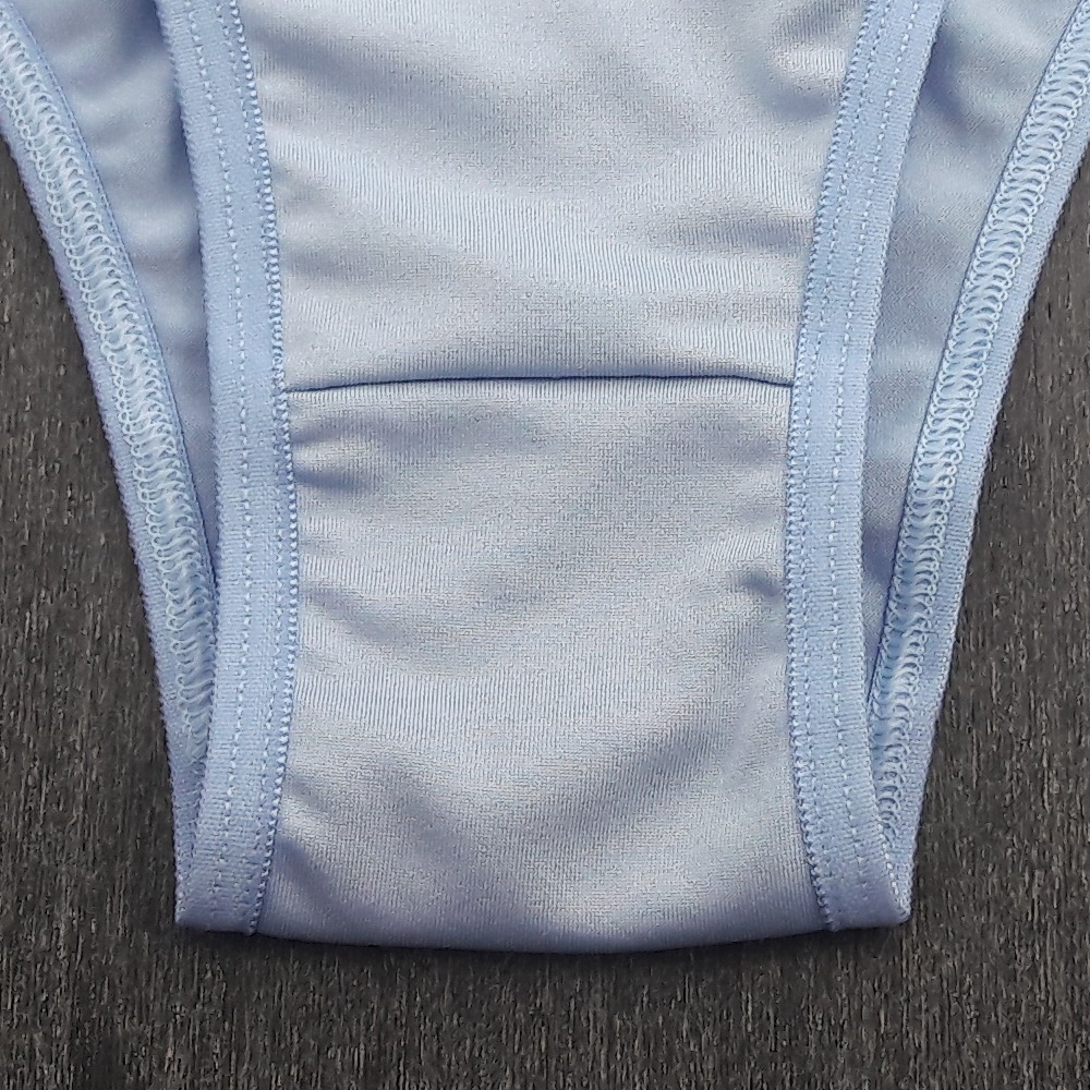 Cala Bsica Lateral Bordado Ingls