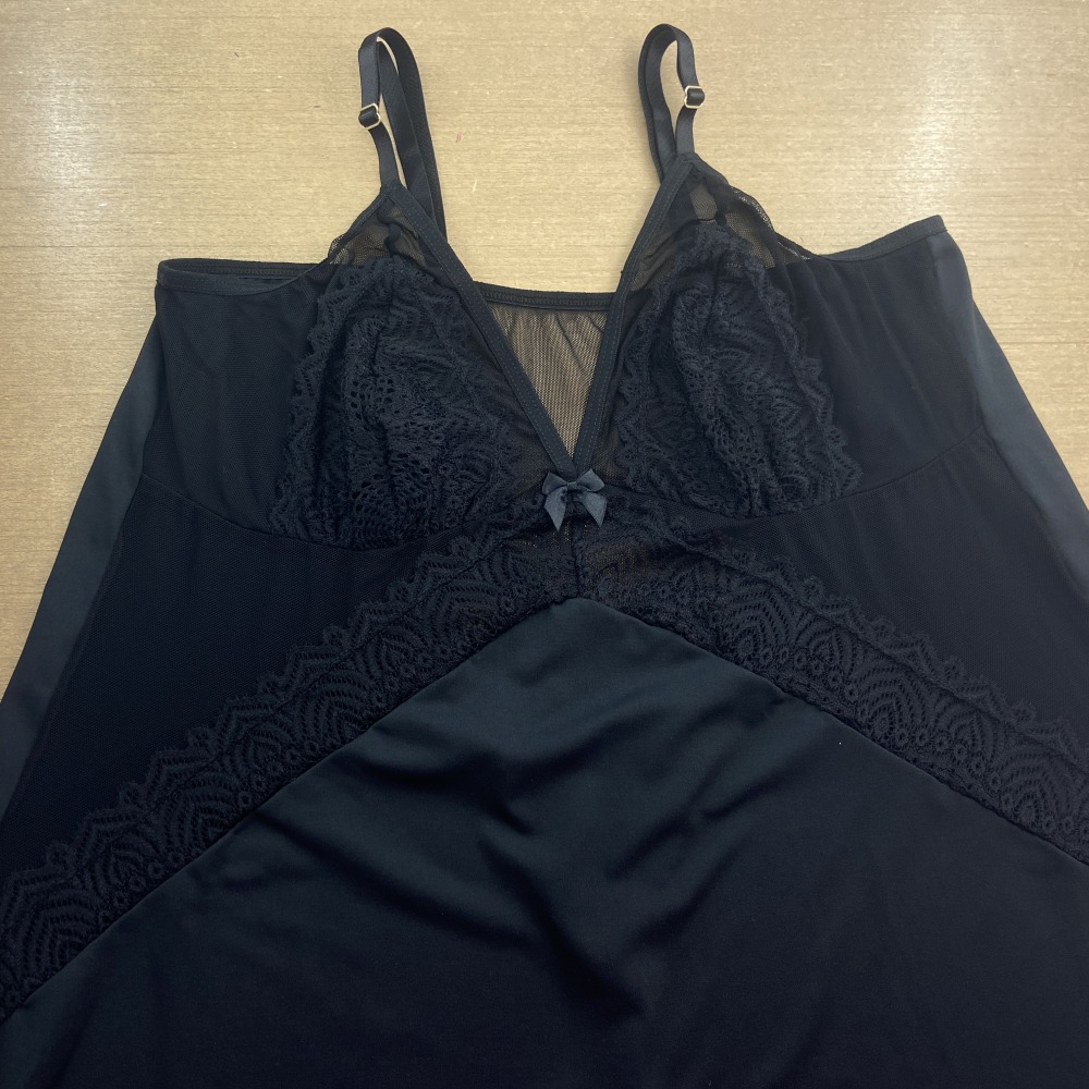 Camisola Plus Size Detalhe em Renda