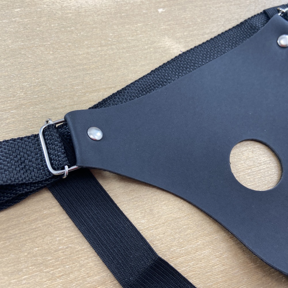 Cinta Peniana Com Regulagem e Furo Grande