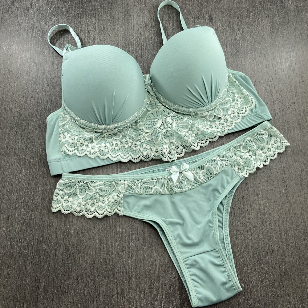 Conjunto com Bojo e Pala Larga