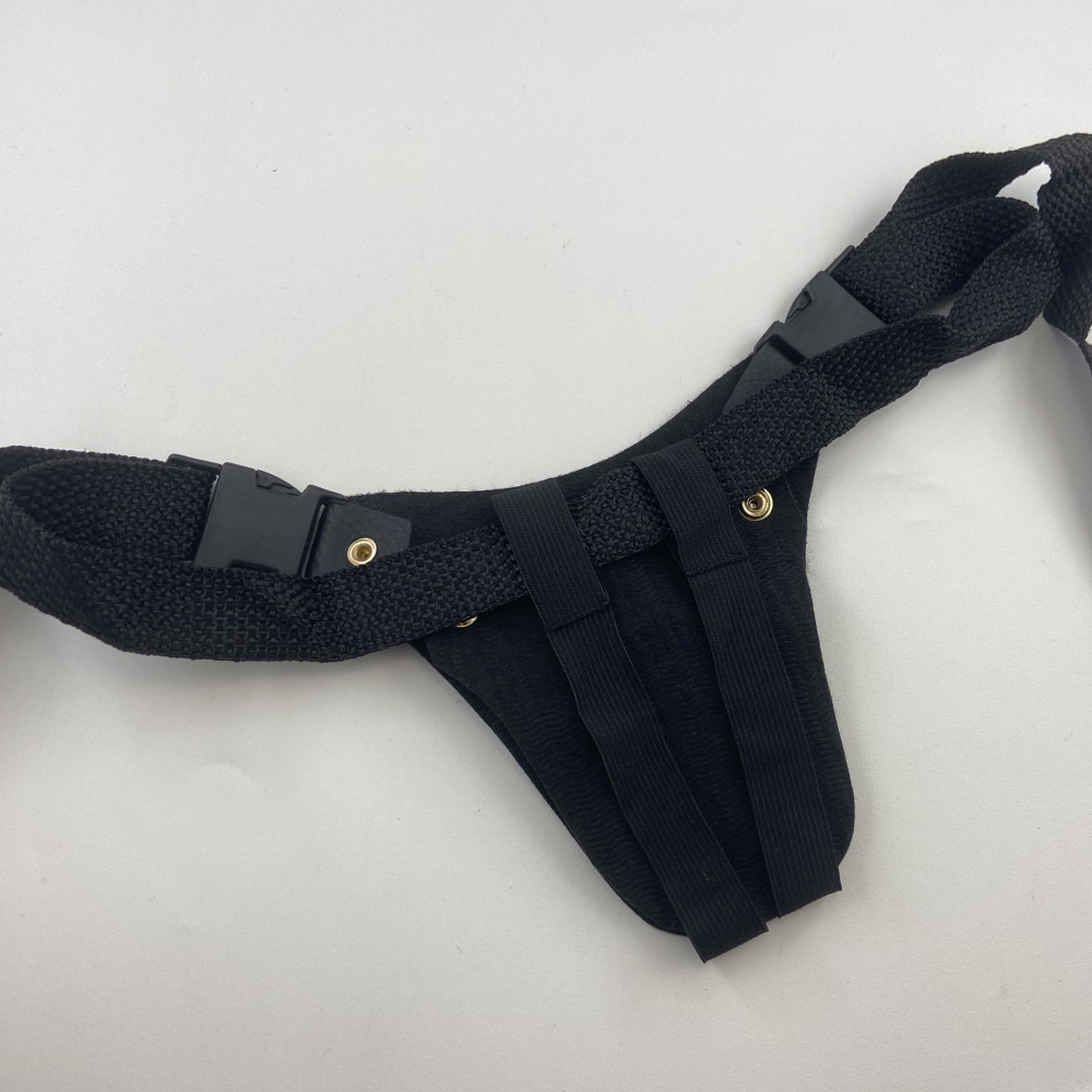 Cinta Peniana em Couro Sinttico Prtese Pnis Realstico 13x2,3cm Soulsex