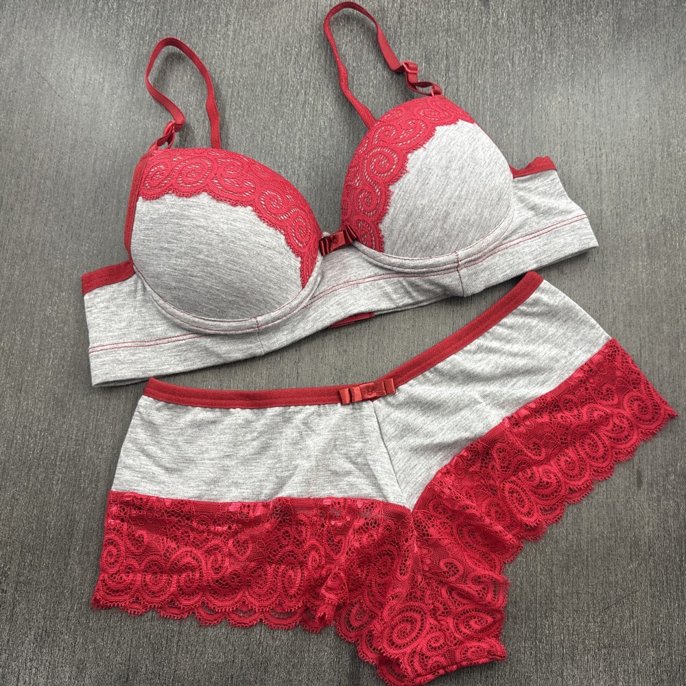 Conjunto com Bojo em Tecido Mescla e Renda