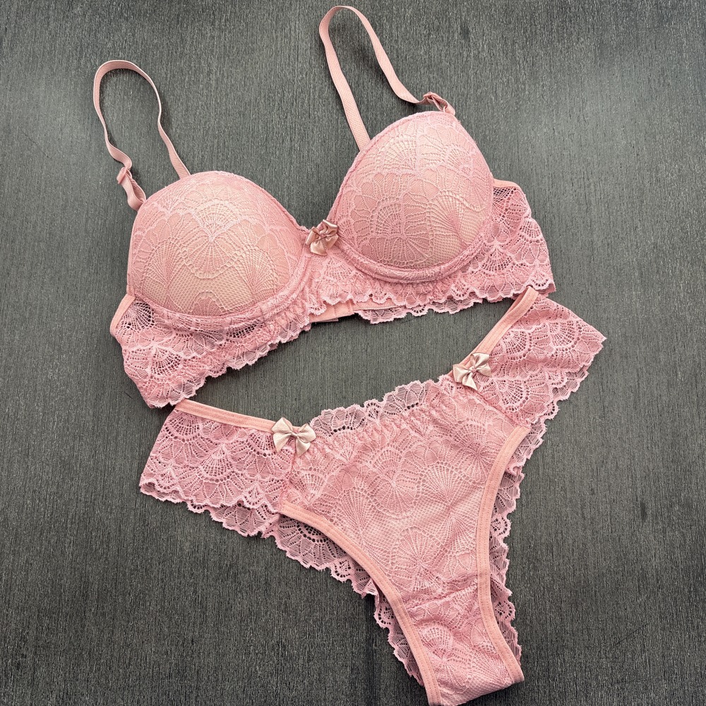 Conjunto com Bojo em Renda