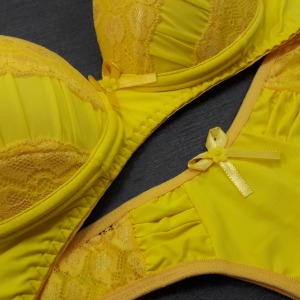 Conjunto Drapeado Detalhes em Renda