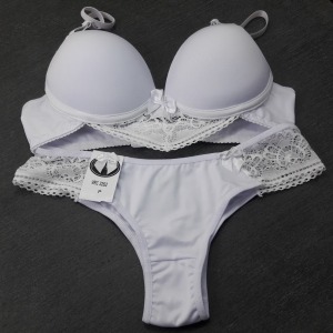 Conjunto em Microfibra Lisa e Renda