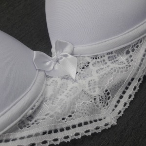 Conjunto em Microfibra Lisa e Renda