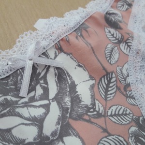 Conjunto com Renda Estampa Floral