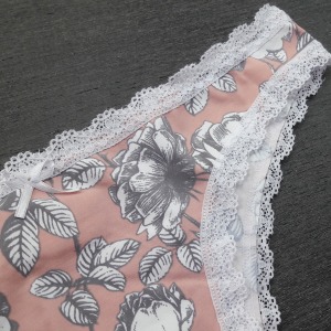 Conjunto com Renda Estampa Floral