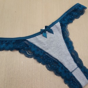 Calcinha em Cotton com Detalhe em Renda