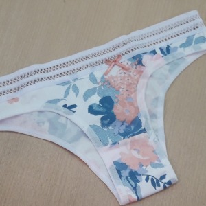 Calcinha Estampa e Tela 