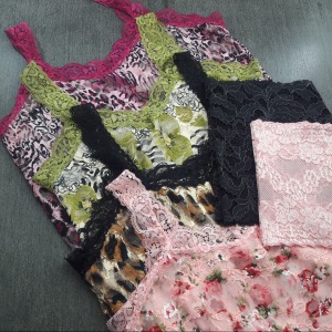 Camisete Com Caleon Em Renda 