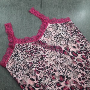 Camisete Com Caleon Em Renda 