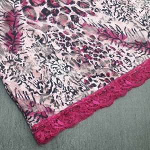 Camisete Com Caleon Em Renda 