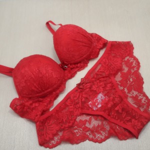 Conjunto Com Bojo Em Microfibra e Renda 